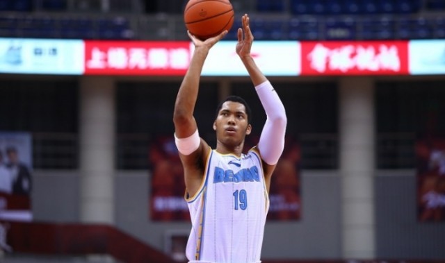 开云体育APP下载-媒体人：丘天放弃其他球队每年高接近100万报价 5年长约留守首钢