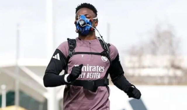 开云体育入口-ESPN记者探讨皇马今夏如何处理维尼修斯贝林厄姆|维尼修斯-西尔维斯特雷|夏季转会市场|皇家马德里|巴黎圣日耳曼|安切洛蒂_新浪体育_新浪新闻