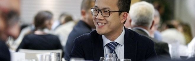 开云APP-西班牙人高层与裁委会会谈，对最近几场比赛不利判罚表达不满